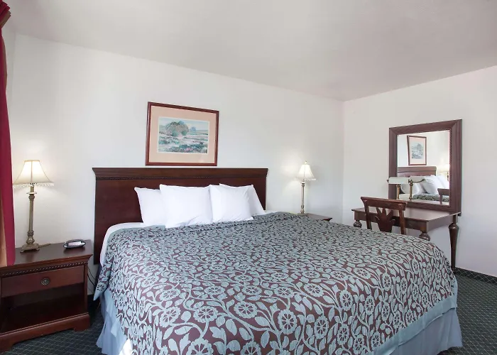 Days Inn By Wyndham Orange Anaheim