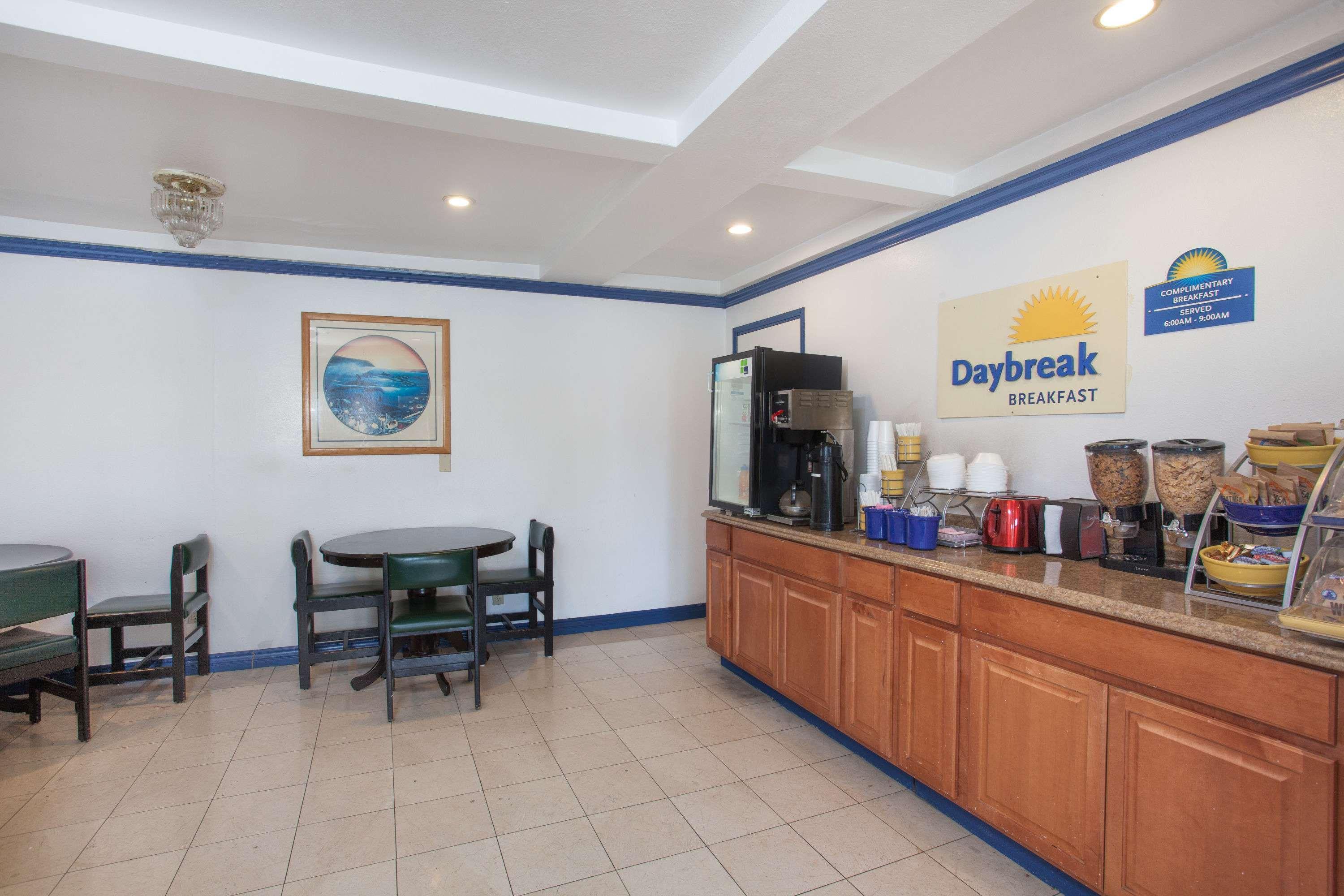 Hotel Days By Wyndham Anaheim