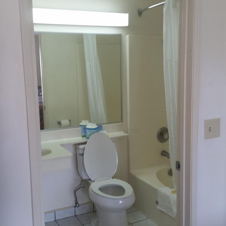 Days By Wyndham Anaheim Hotel 2*